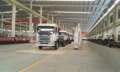 江淮格爾發(fā)<a href=http://www.cnnxw.cn/ssc target=_blank class=infotextkey>灑水車</a>批量出口委內(nèi)瑞拉