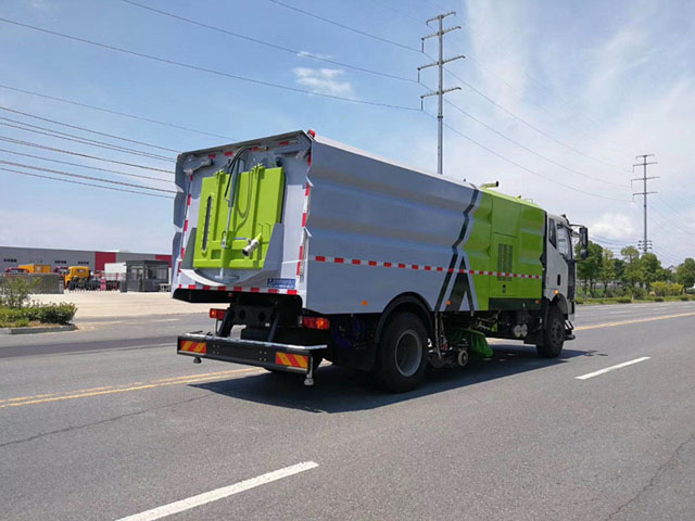 解放J6國(guó)六洗掃車(chē)圖片5